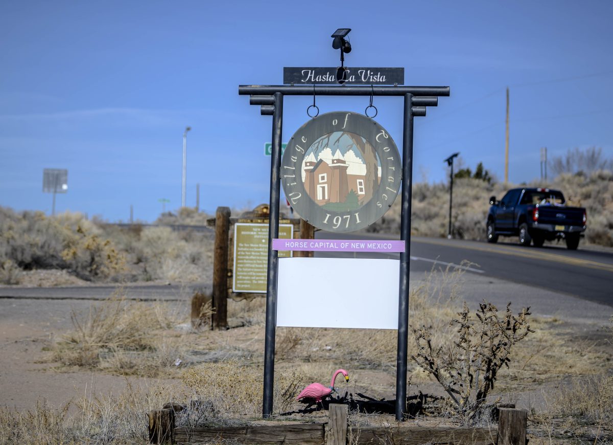 Welcome to Corrales sign