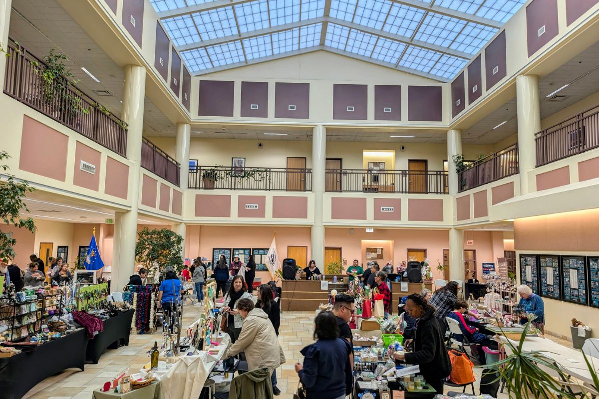 With the holiday shopping season approaching, the Sandoval County Employee Appreciation Committee (SCEAC) is hosting its seventh annual holiday craft fair in the lobby of the county administration building.